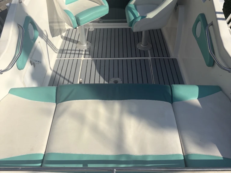 Charter a Jeanneau Leader 605 in France on Samboat