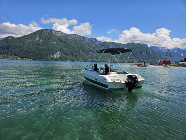 Hire a Larson 150 Annecy