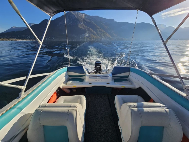 Charter a Larson AA160 in Annecy on Samboat