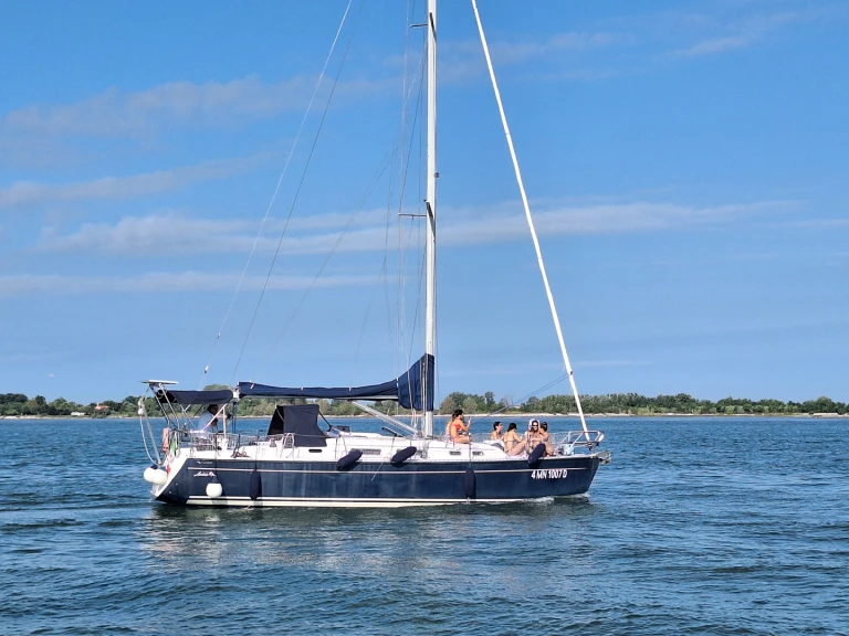 Sailboat hire in Cavallino-Treporti - Hanse Hanse 371
