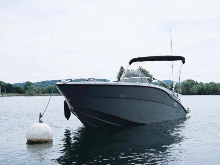 Hire Motorboat with or without skipper Clear Angera