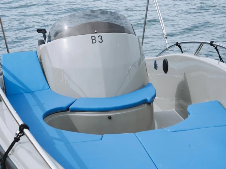 Motorboat to hire Angera at the best price