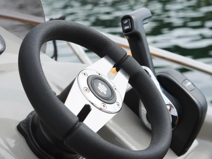 Yacht hire Angera cheap Aries Open L