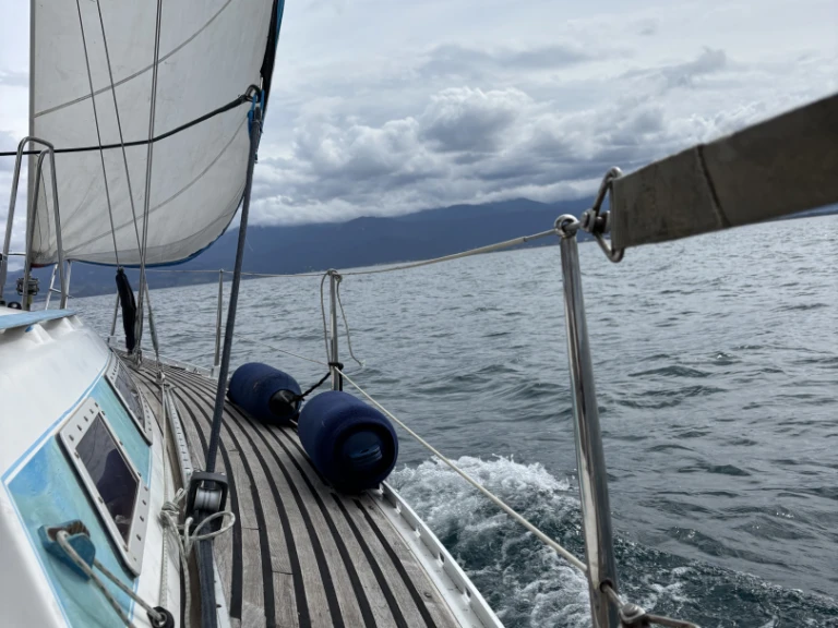 Sailboat to hire Le Barcarès at the best price
