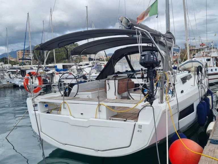 Sailboat to hire Palermo at the best price
