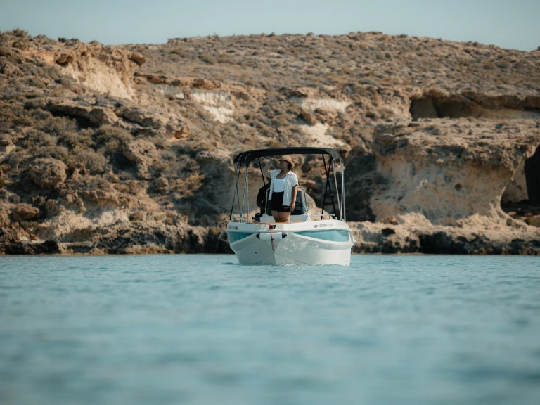 Yacht charter Órmos Makry-Gialoú - Nireus Azzara 49s on SamBoat