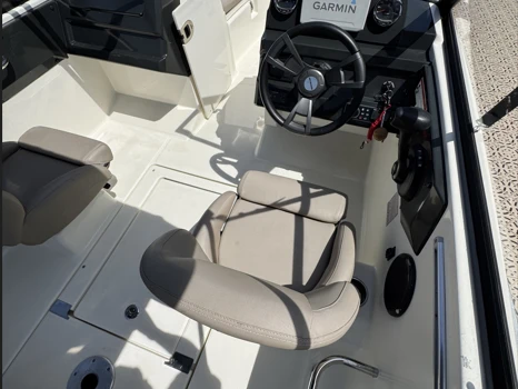 Yacht hire Aix-les-Bains cheap Activ 555 Bowrider
