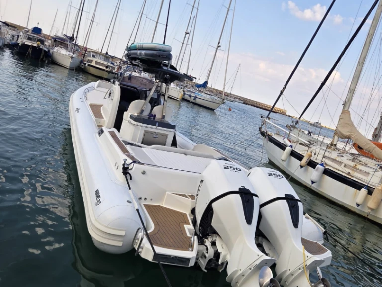 RIB to hire Castellammare del Golfo at the best price
