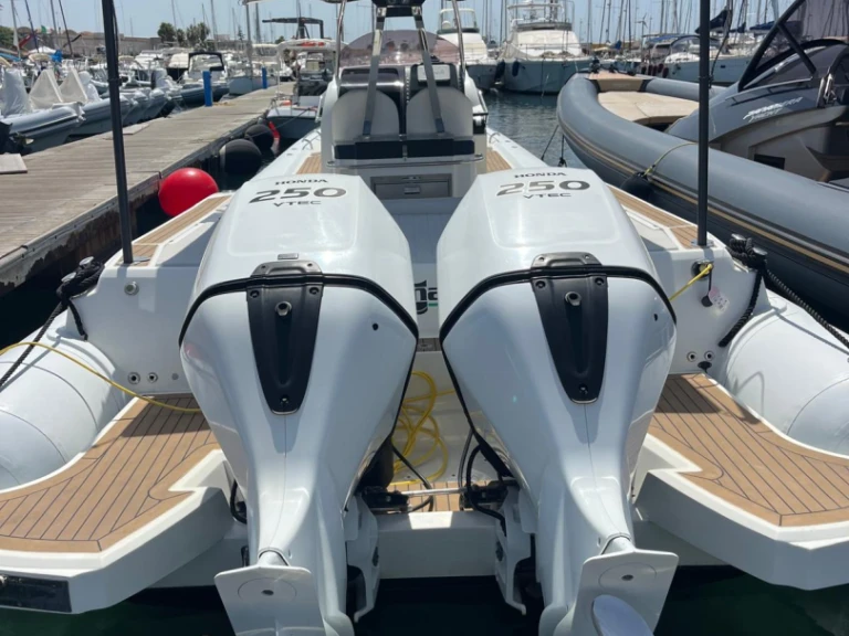 Yacht charter Castellammare del Golfo - Altamarea Wave 35 gt on SamBoat