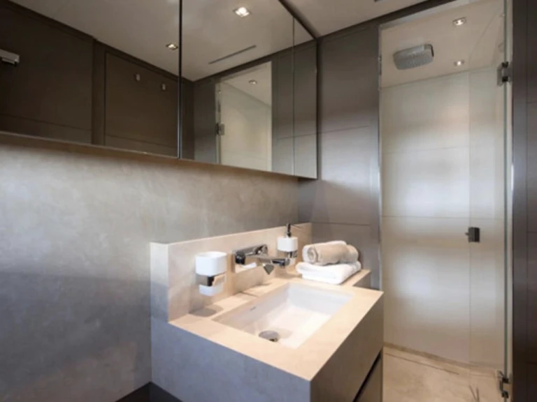 Hire a San Lorenzo San Lorenzo 92 Saint-Tropez