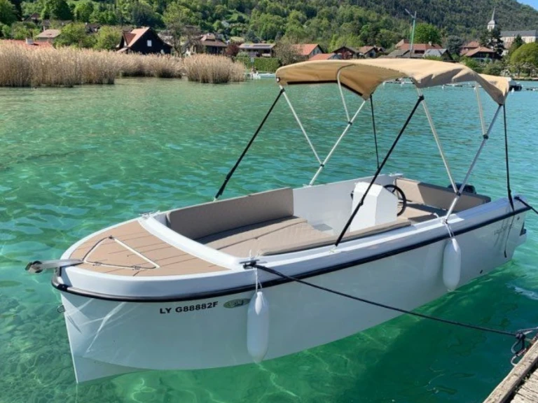 Hire Motorboat with or without skipper Valory Annecy