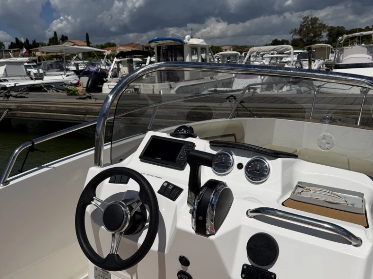 Yacht charter La Londe-les-Maures - Karnic 1851 on SamBoat