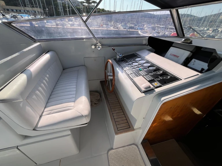 Hire a Alfamarine Alfamarine 55  Salivoli