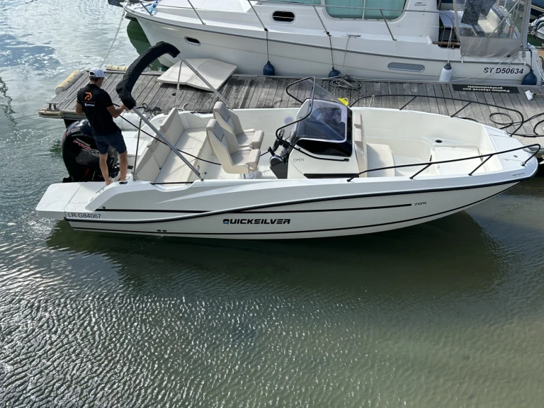 Motorboat hire in La Rochelle - Quicksilver 705 Open
