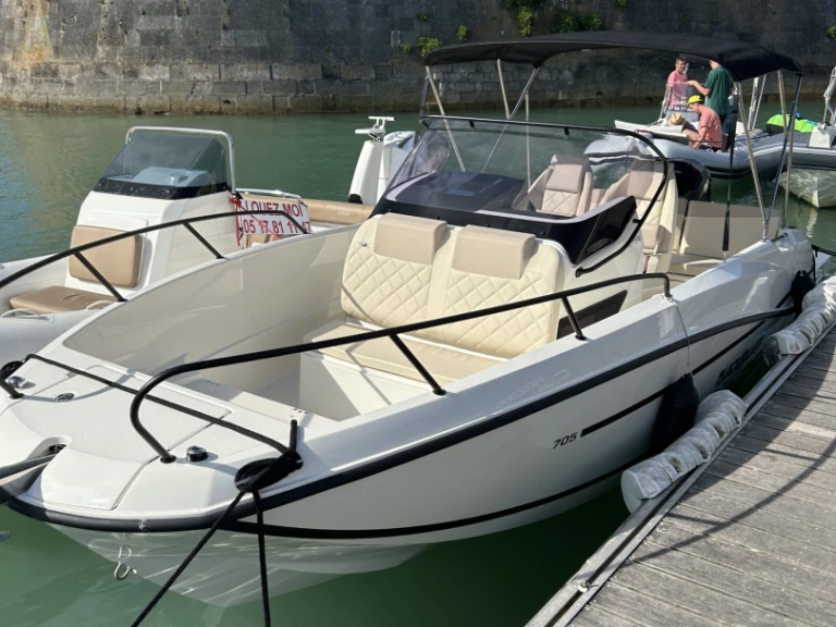 Charter a Quicksilver 705 Open in La Rochelle on Samboat