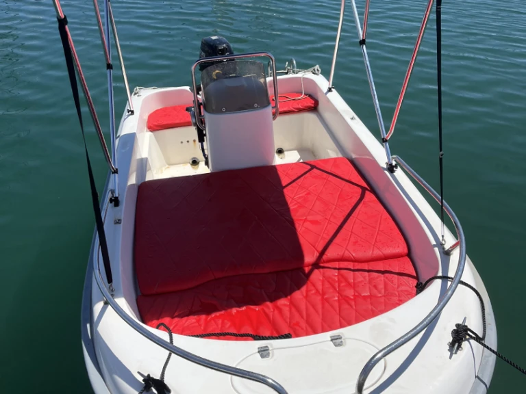 Yacht charter Sant Andreu de Llavaneres - Astec 400 on SamBoat