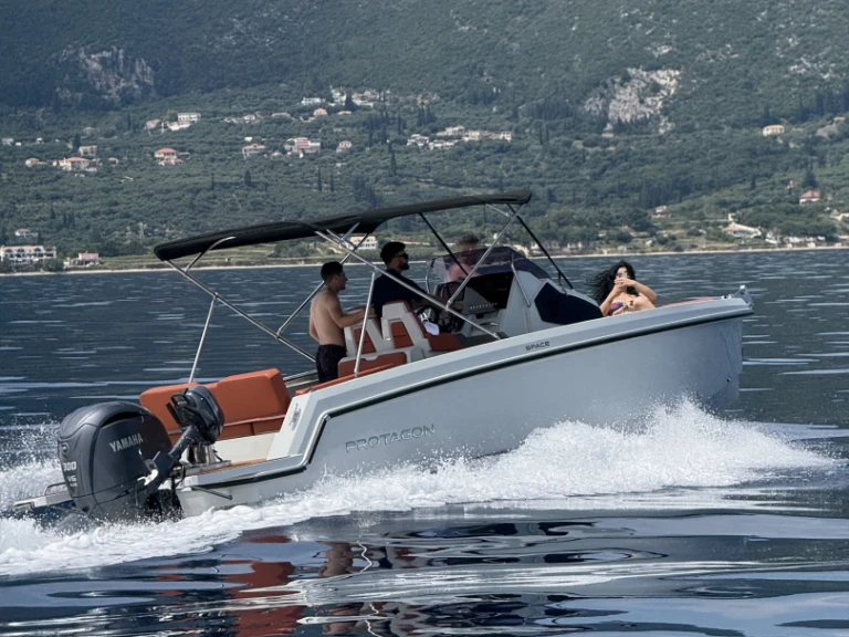 Charter a Protagon Space 25 in Zakynthos on Samboat