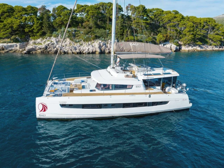 Bali Bali 5.4 charter bareboat or skippered in  Birgu (Vittoriosa)