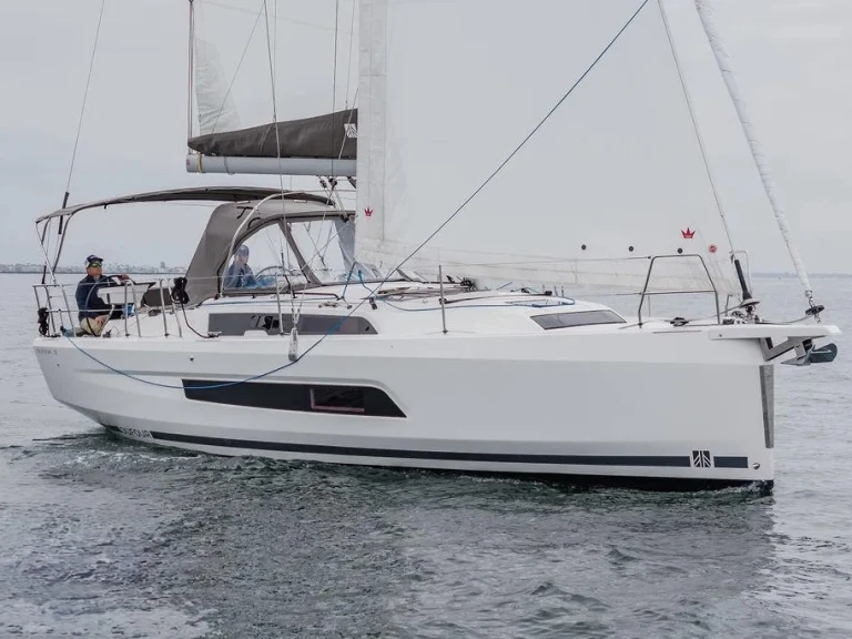 Sailboat hire in Saint George - Dufour Dufour 37