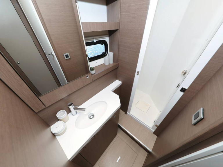 Charter a Bali Bali 5.4 in Palermo on Samboat