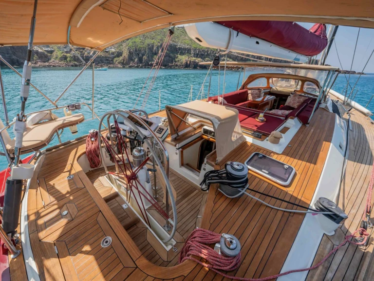 Hire Sailboat with or without skipper Cnb Pisa