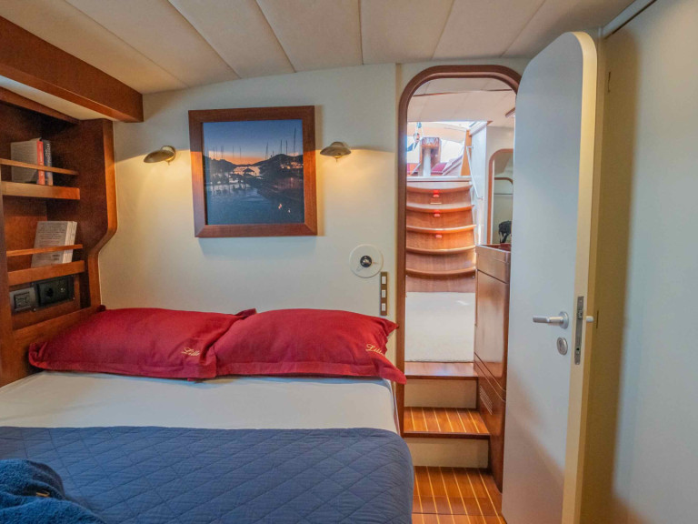 Hire Sailboat with or without skipper Cnb Olbia