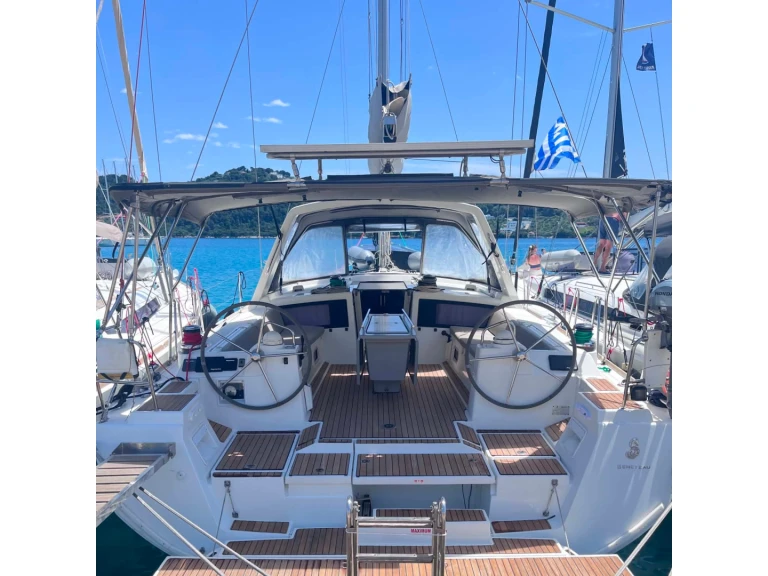 Sailboat hire in Skiathos - Bénéteau Oceanis 48