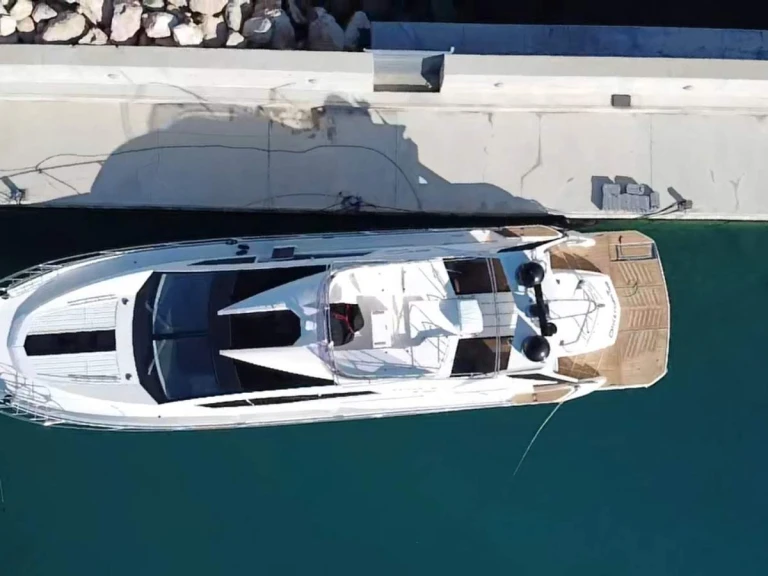 Hire a Galeon Galeon 700 Skydeck - 4 + 1 cab. Novi Vinodolski