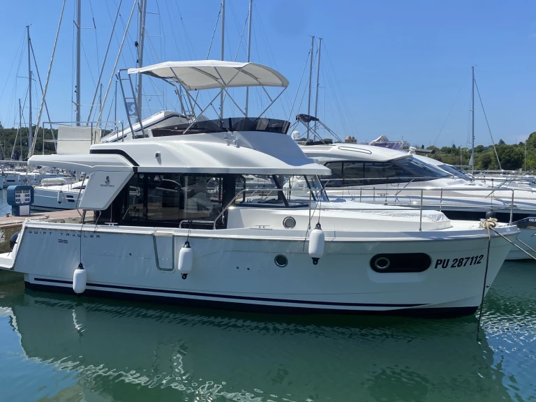 Yacht hire Pula cheap Swift Trawler 35