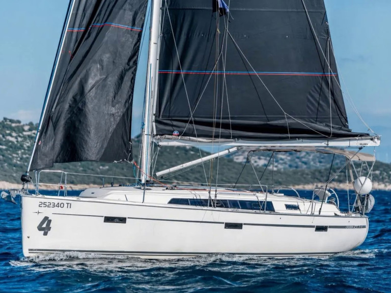 Hire Sailboat with or without skipper Bavaria Pirovac