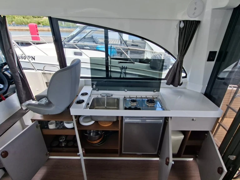 Motorboat to hire Punat at the best price