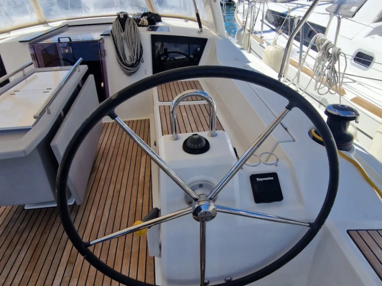 Charter a Bénéteau Oceanis 41.1 in Gouvia on Samboat