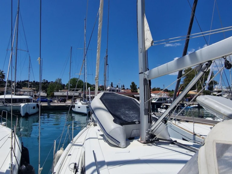 Hire Sailboat with or without skipper Bénéteau Gouvia