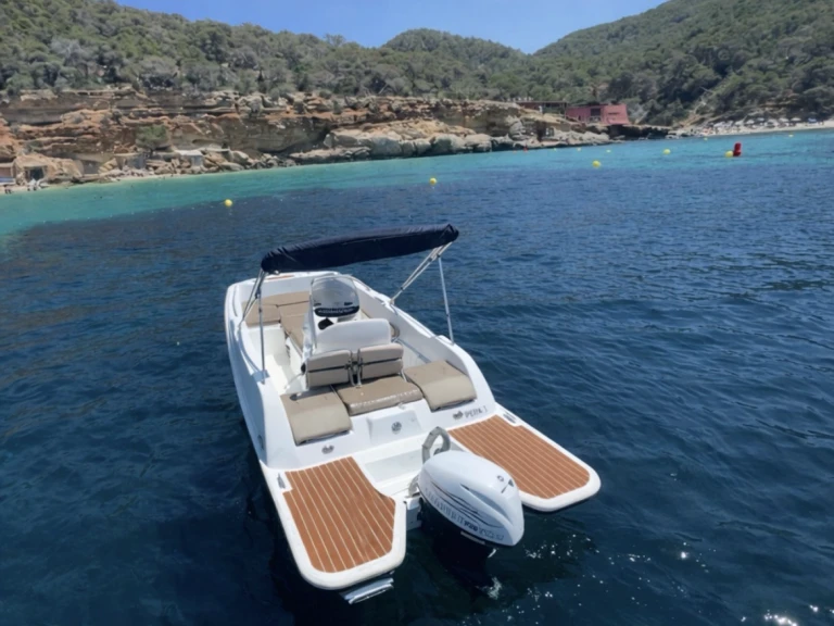 Yacht charter Torredembarra - V2 BOATS 5.0 SPORT on SamBoat