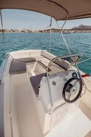 Charter a V2 BOATS 5.0 SPORT in Torredembarra on Samboat
