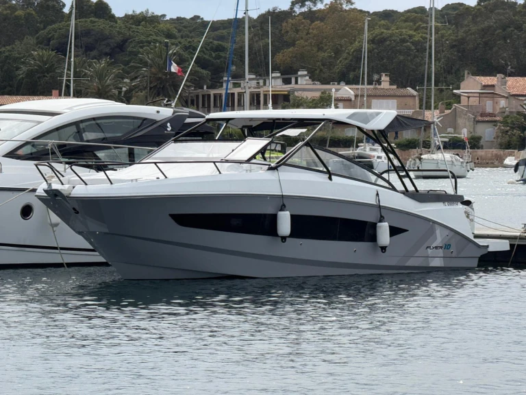 Bénéteau Flyer Serie 10 charter bareboat or skippered in  Hyères