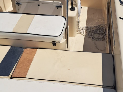 Hire a Astra 21 Chioggia