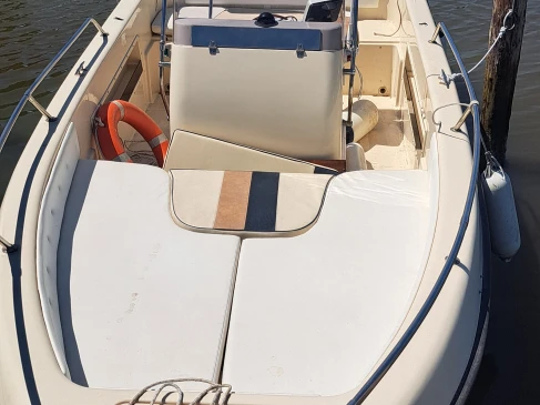 Charter a Astra 21 in Chioggia on Samboat