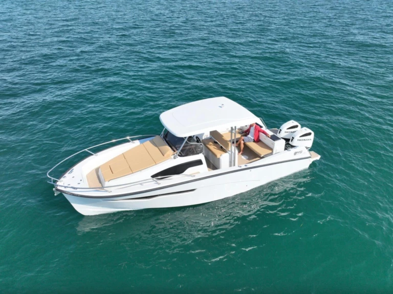 Motorboat hire in Golfe-Juan - Pyxis P30 WA