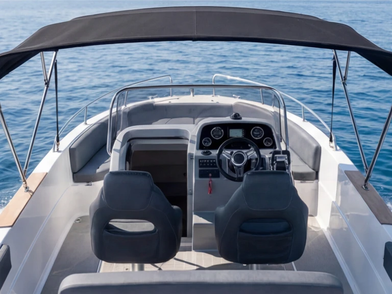 Charter a Sessa Marine Key Largo 22 in Sant Antoni de Portmany on Samboat