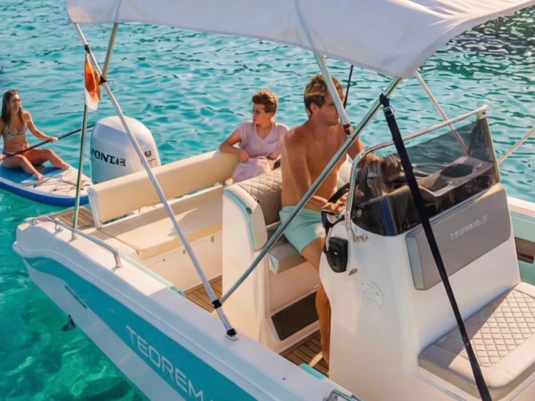 Motorboat to hire Sant Antoni de Portmany at the best price
