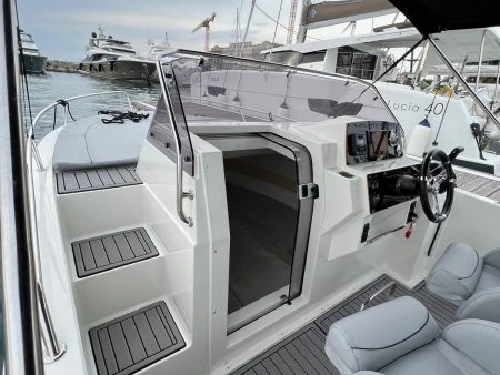 Charter a Atlantic ATLANTIC 630 in Preko on Samboat