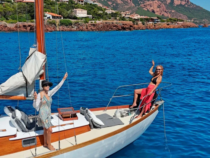 Yacht hire Saint-Raphaël cheap modèle Unique