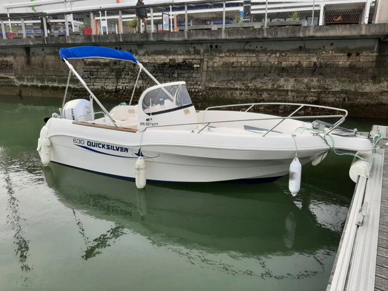 Charter a Quicksilver Quicksilver 630 Commander in Royan on Samboat
