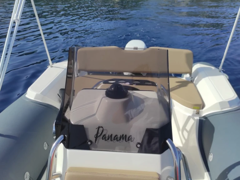 Hire RIB Blue rib with a boat licence