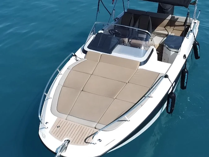 Motorboat to hire Antibes at the best price