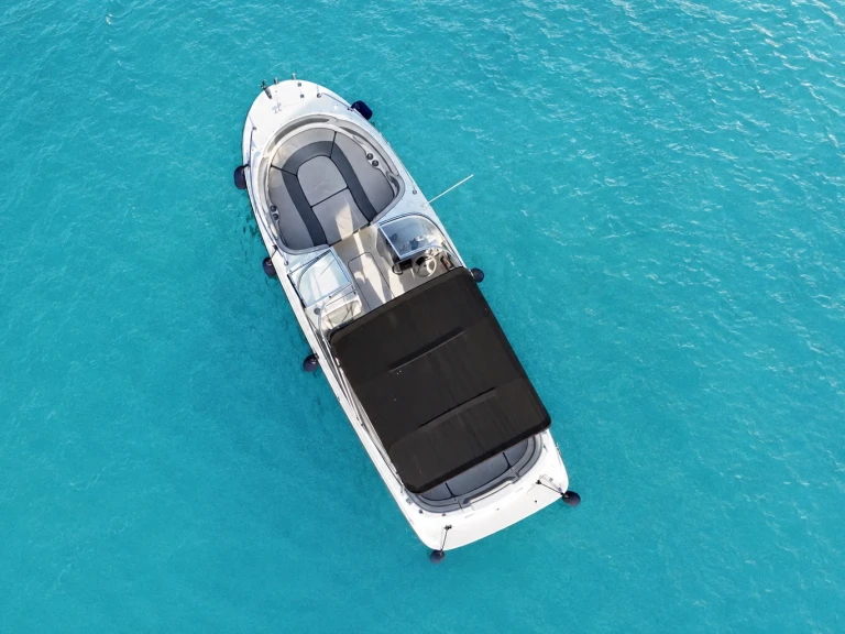 Yacht hire Puerto Banús cheap Bayliner 249 SD