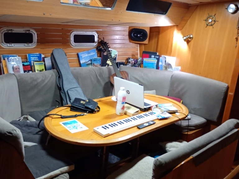 Sailboat to hire Saint-Cyprien at the best price