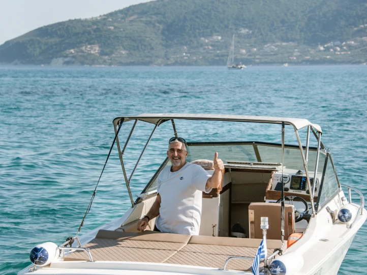 Motorboat to hire Zakynthos at the best price