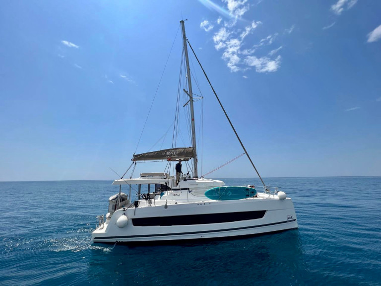 Catamaran to hire Mrčevac at the best price